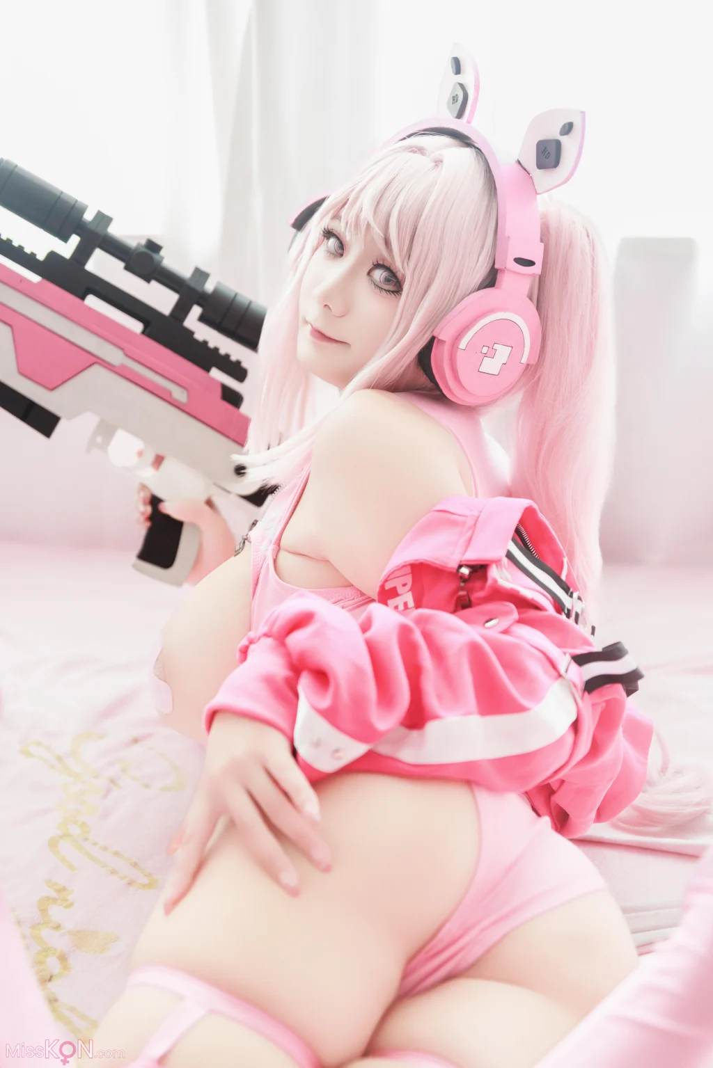 Coser@阿雪雪: 爱丽丝泳装 (94 photos + 1 video)