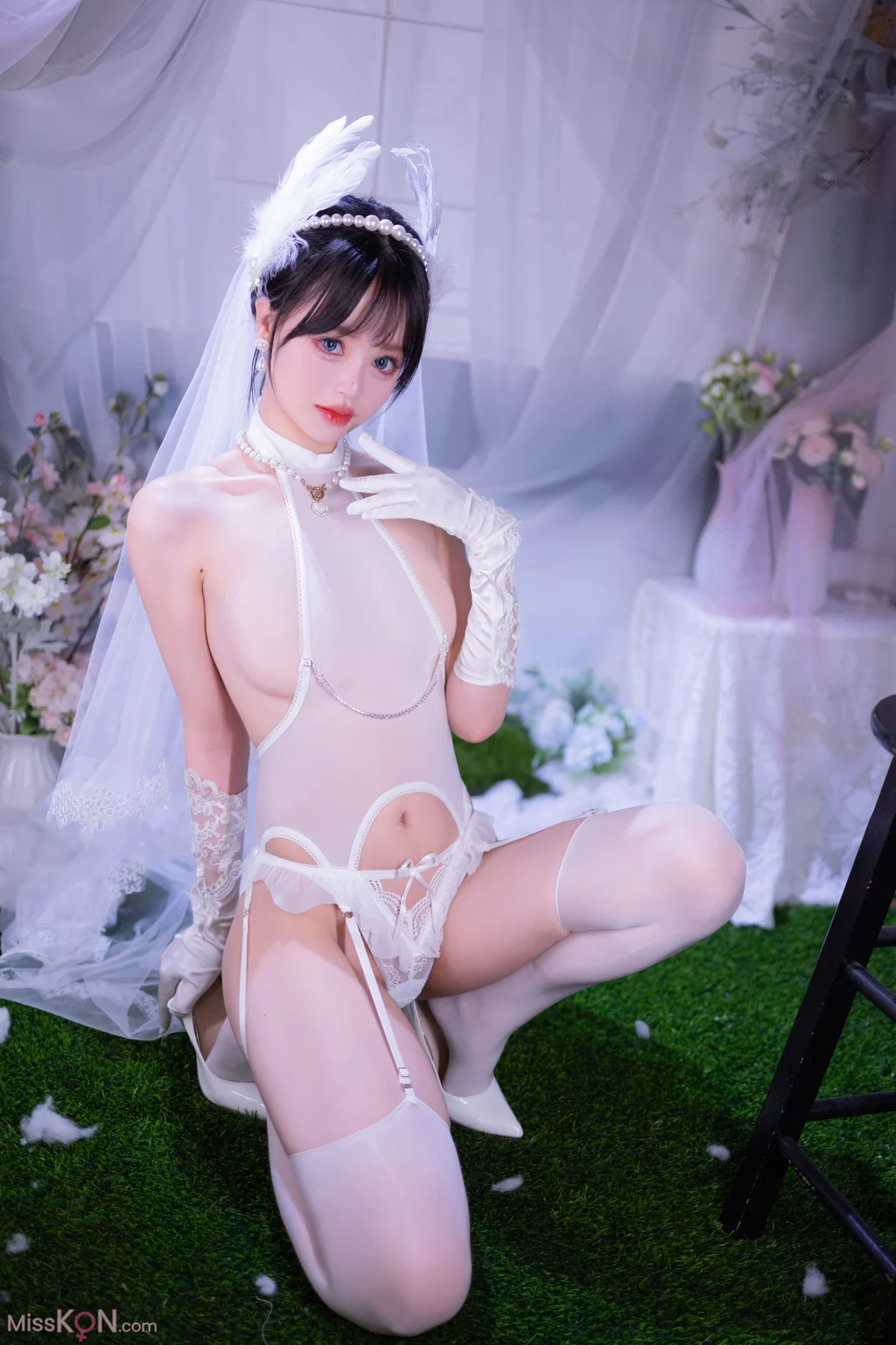 Coser@星黛鹿鹿: 白丝花嫁 (50 photos)