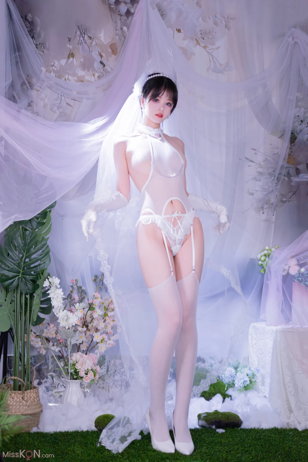 Coser@星黛鹿鹿: 白丝花嫁 (50 photos)
