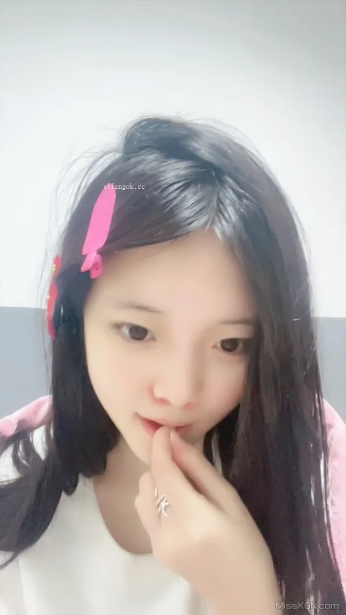 用力槽倩倩: 甜美小萝莉 热门歌曲 裸舞狂跳 (36 photos + 5 videos)