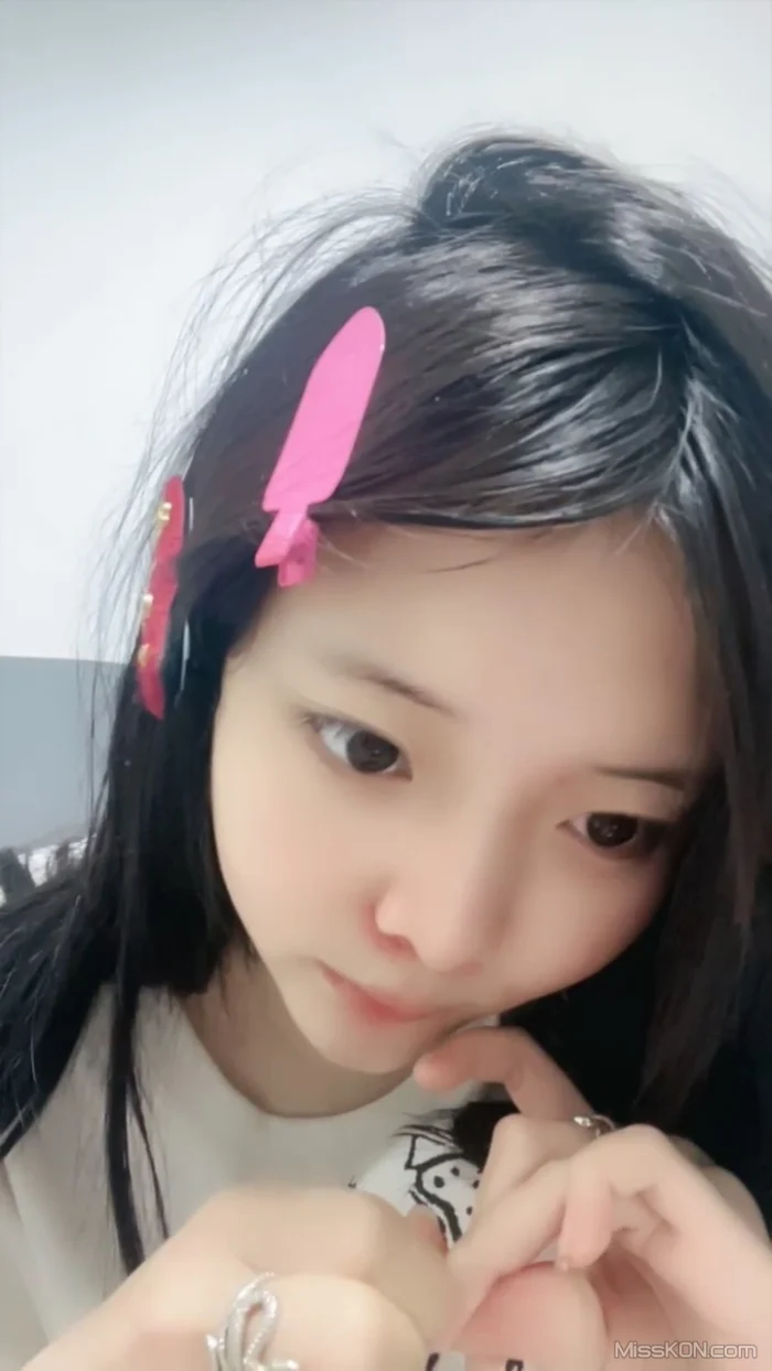 用力槽倩倩: 甜美小萝莉 热门歌曲 裸舞狂跳 (36 photos + 5 videos)
