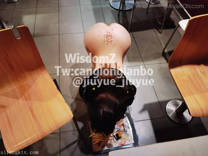 酒月: 极品巨乳 人前露出私拍 (708 photos + 29 videos) – Page 4