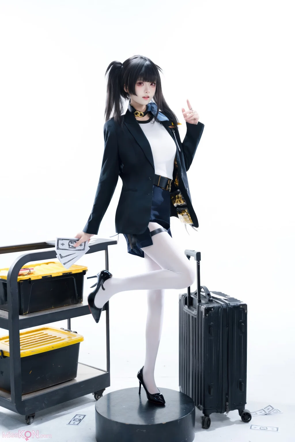 Coser@九柒喵: NIKKE胜利女神 索拉 (24 photos)