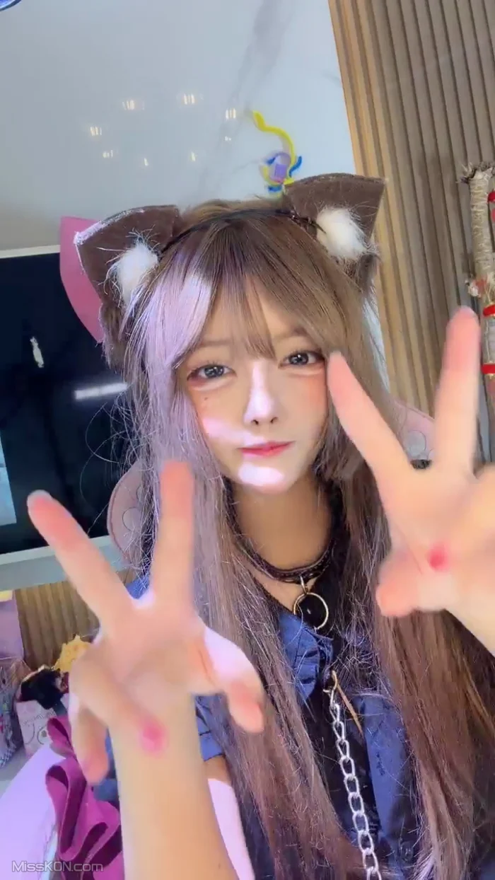 张晚萌: 超可爱萌妹 Cosplay角色扮演 屁股大白浆多 (43 photos + 2 videos)
