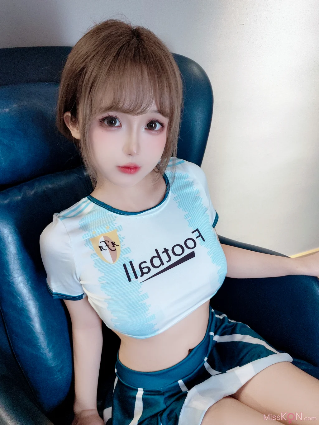 Coser@日奈娇: 足球宝贝 (60 photos + 5 videos)