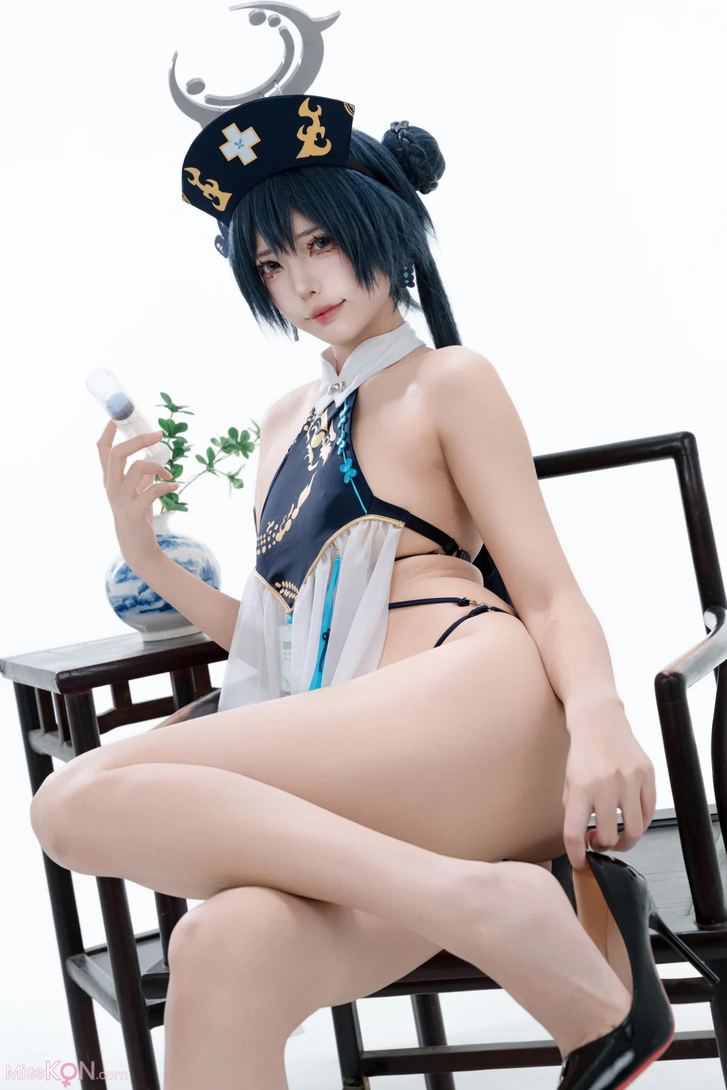 Coser@君颜圆又圆: 蔚蓝档案 龙华妃咲 护士 (100 photos + 1 video)