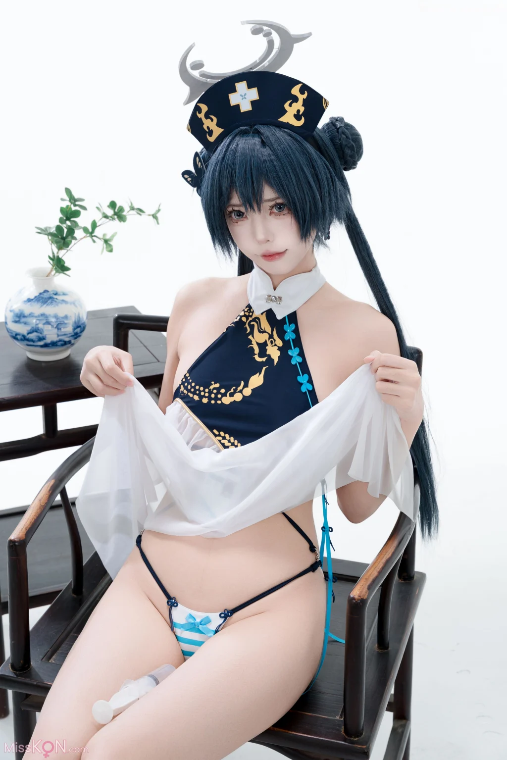 Coser@君颜圆又圆: 蔚蓝档案 龙华妃咲 护士 (100 photos + 1 video)