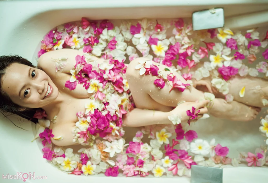 [JP] Manamo Miyata (宮田愛萌): 1st写真集『Lilas 【DMM限定アザーカット付き版】 (141 photos) – Page 3
