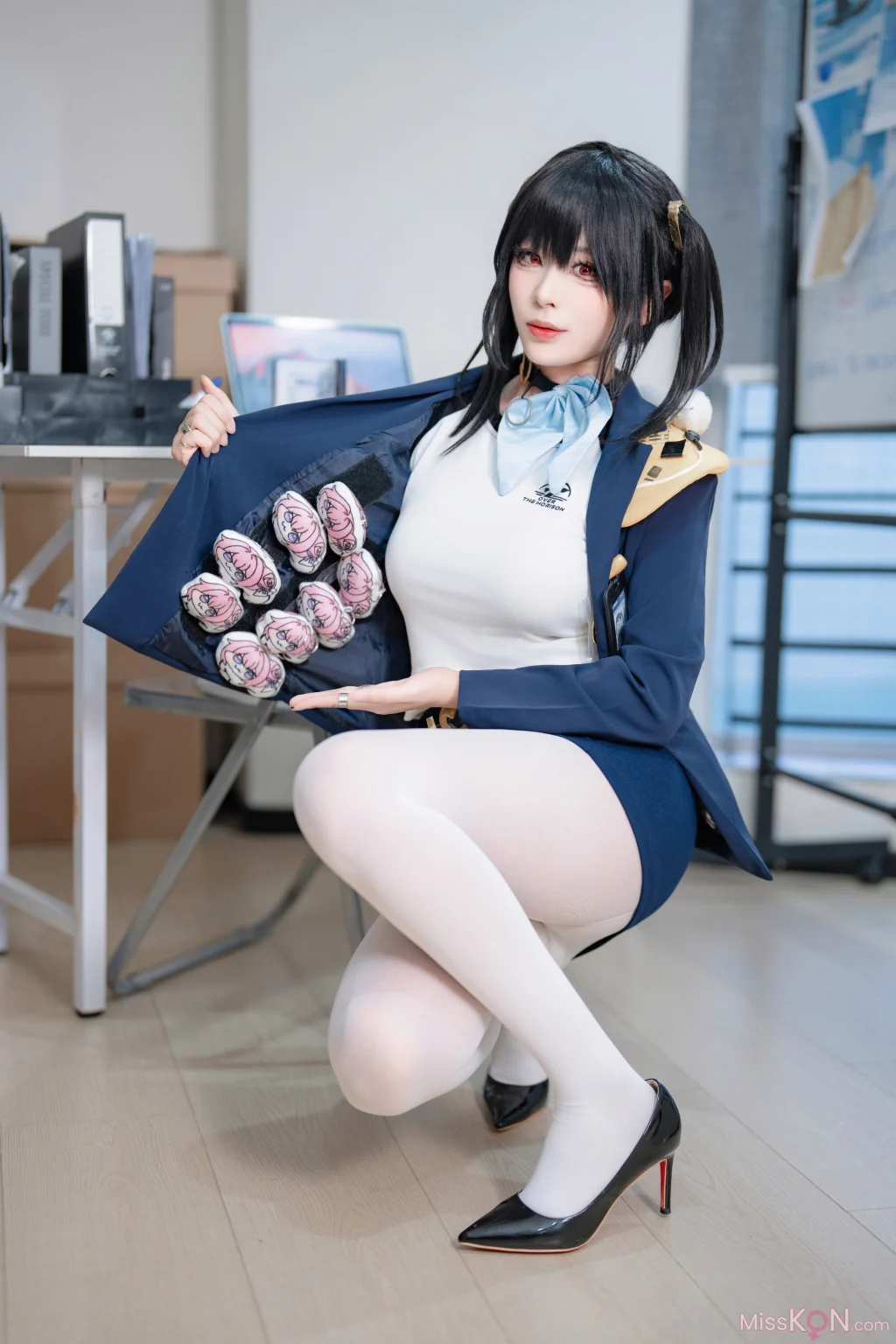 Coser@轩萧学姐: Nikke胜利女神 索拉 (50 photos) – Page 2