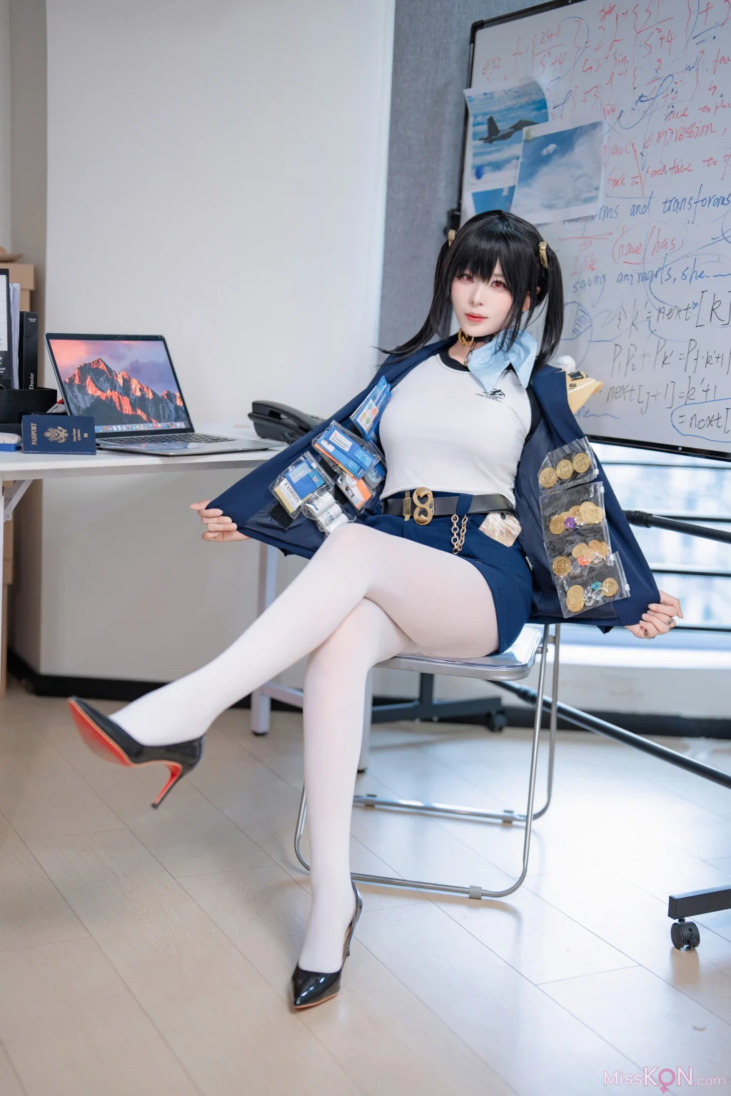 Coser@轩萧学姐: Nikke胜利女神 索拉 (50 photos) – Page 2