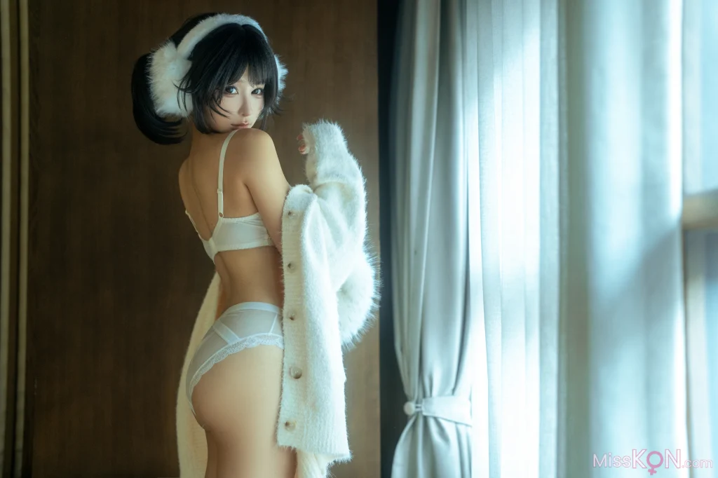 Coser@蠢沫沫 (chunmomo): 白毛衣 (18 photos + 1 video)