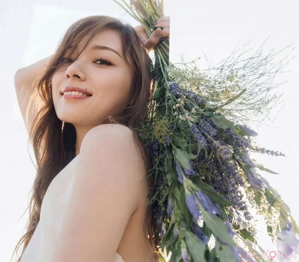 [JP] Minami Umezawa (梅澤美波): 乃木坂46 梅澤美波 2nd写真集 透明な覚悟 (194 photos)