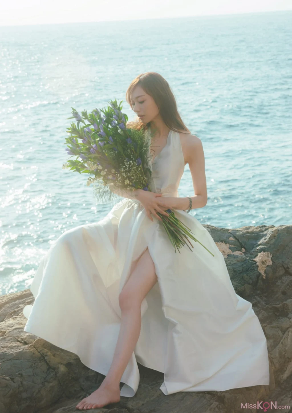 [JP] Minami Umezawa (梅澤美波): 乃木坂46 梅澤美波 2nd写真集 透明な覚悟 (194 photos)