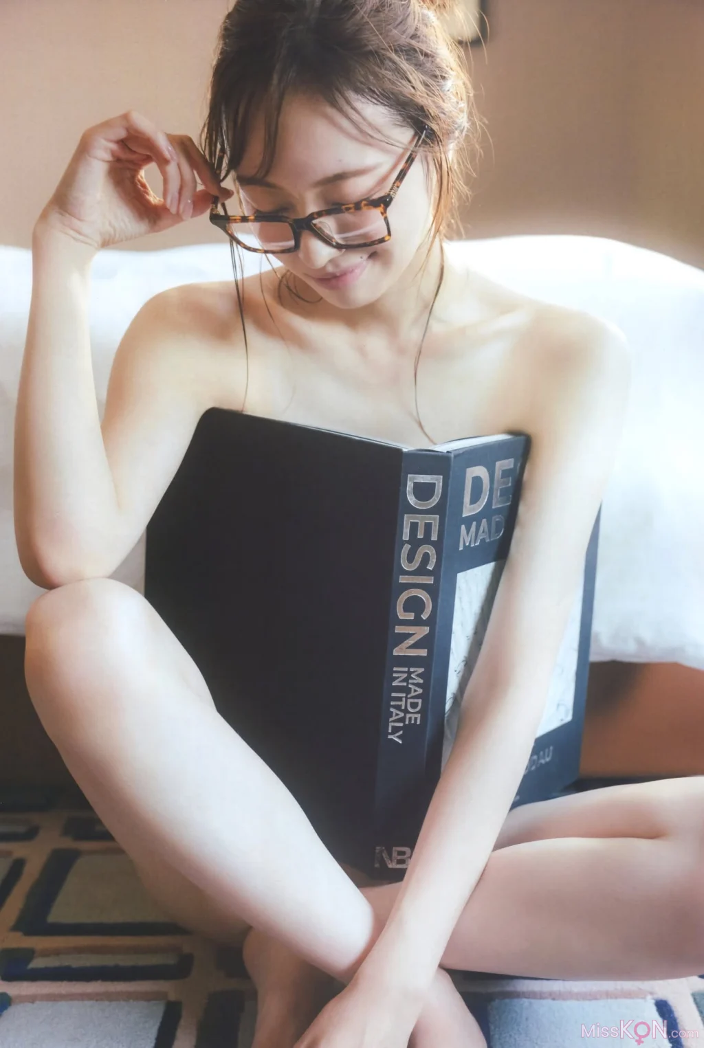 [JP] Minami Umezawa (梅澤美波): 乃木坂46 梅澤美波 2nd写真集 透明な覚悟 (194 photos) – Page 2