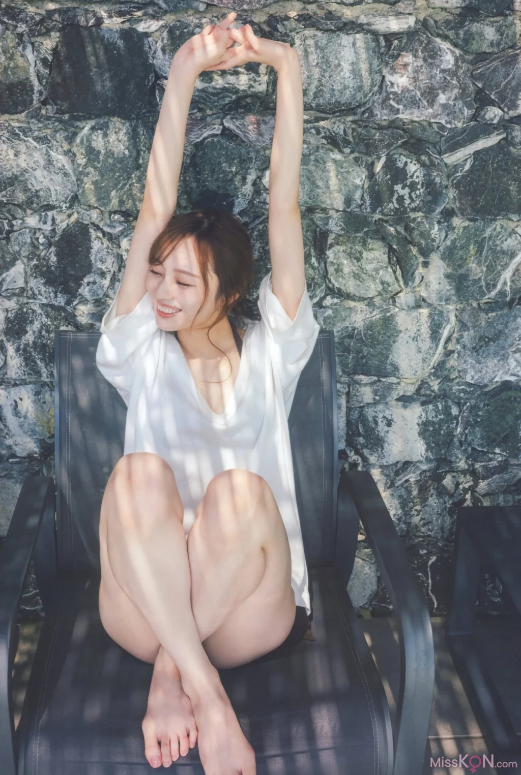 [JP] Minami Umezawa (梅澤美波): 乃木坂46 梅澤美波 2nd写真集 透明な覚悟 (194 photos) – Page 3