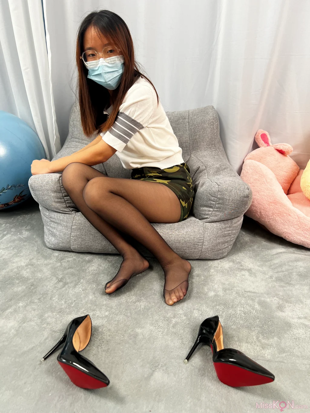 [三禾摄影] No.022: 短裙 黑丝 高跟 (207 photos) – Page 2