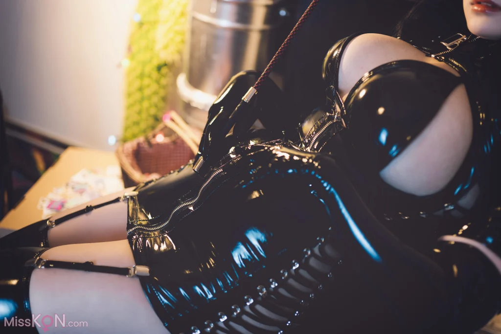Coser@阿半今天很开心: 黑暗护士 (90 photos)