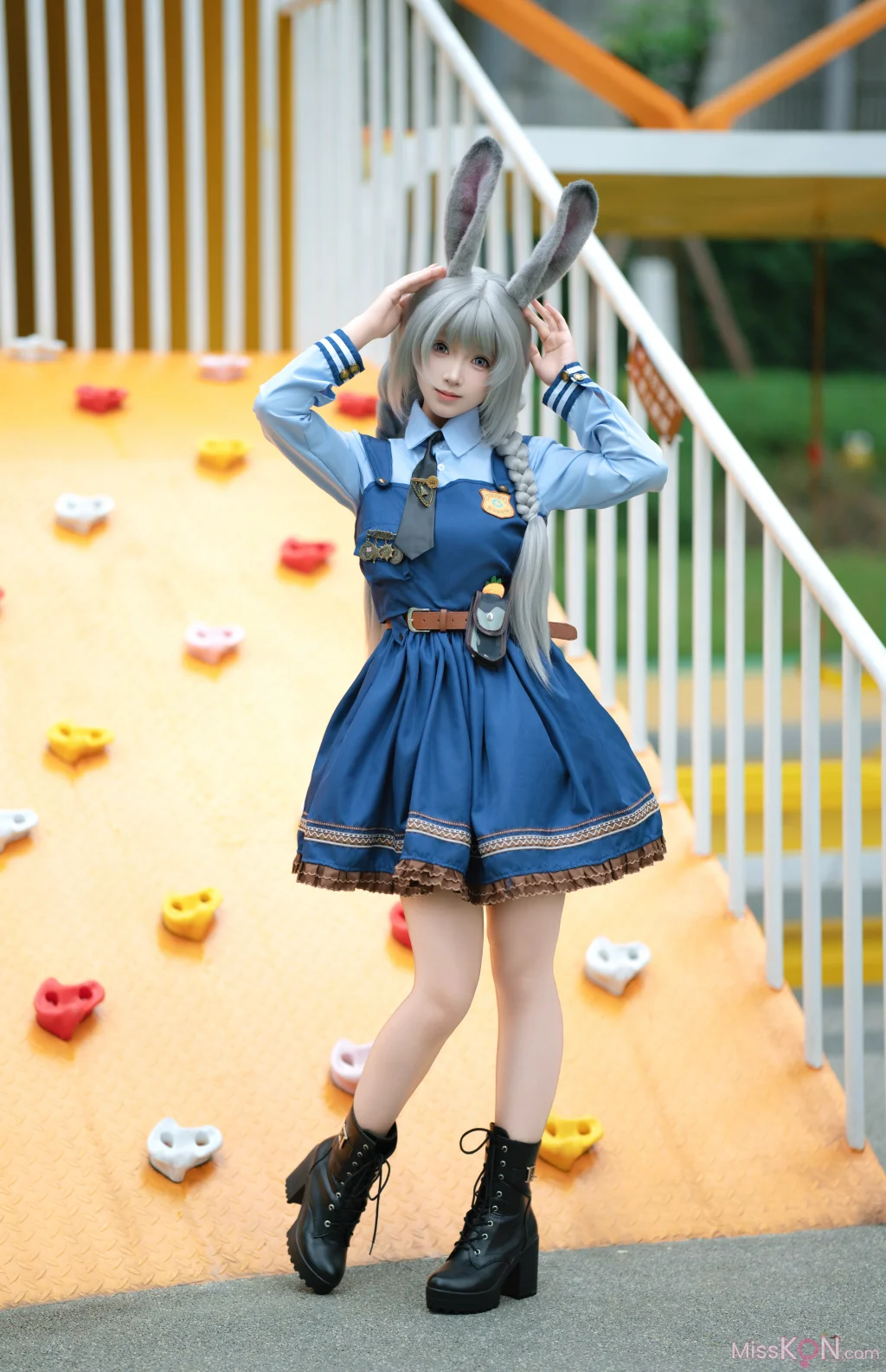 Coser@Bangni邦尼: 兔子警官+S (72 photos + 8 videos)