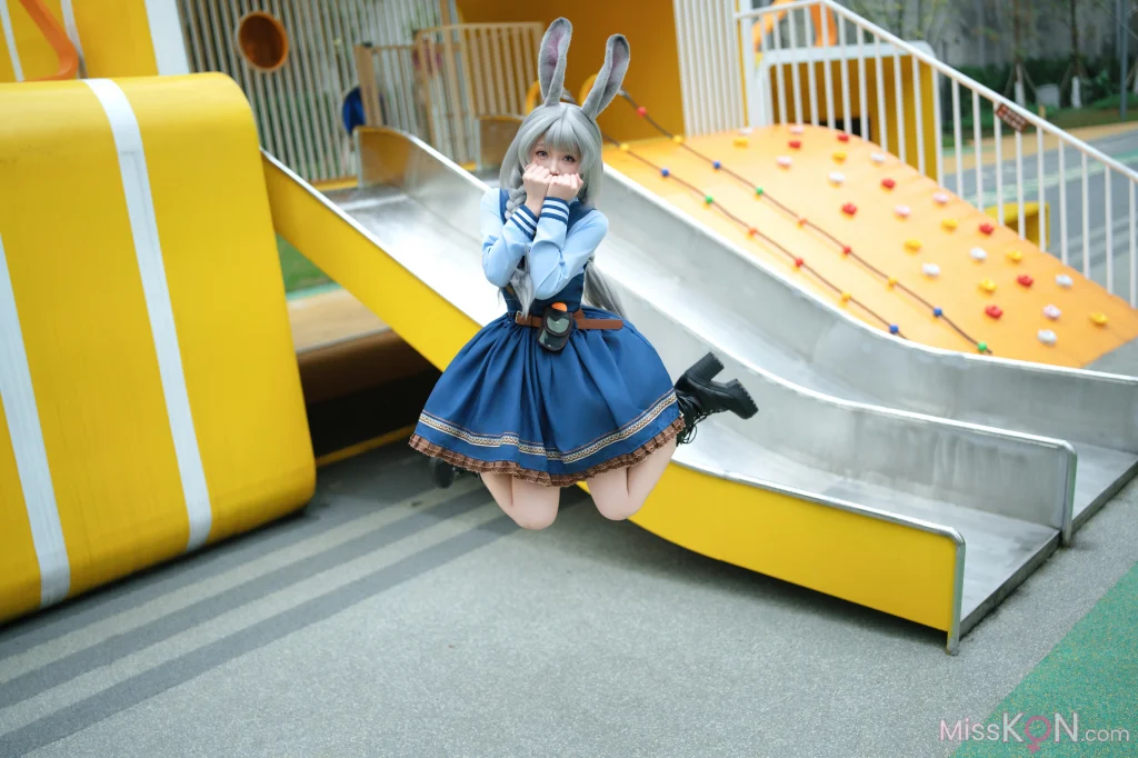 Coser@Bangni邦尼: 兔子警官+S (72 photos + 8 videos)