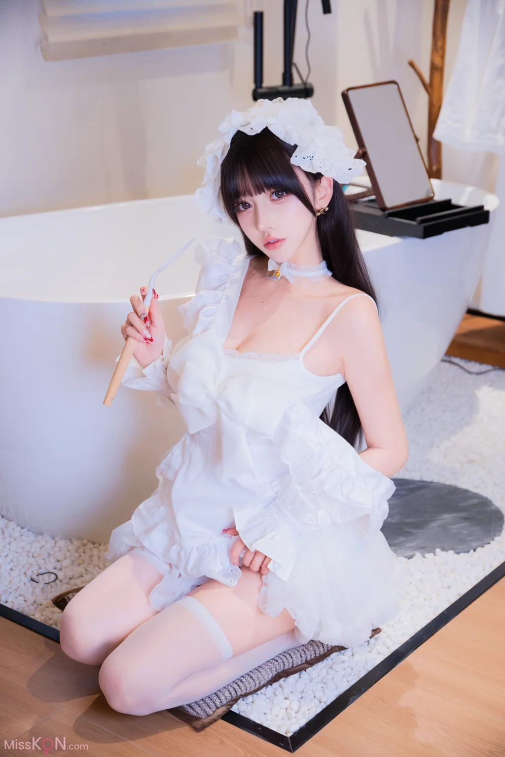 Coser@过期米线线喵: 厨娘女仆 (21 photos)