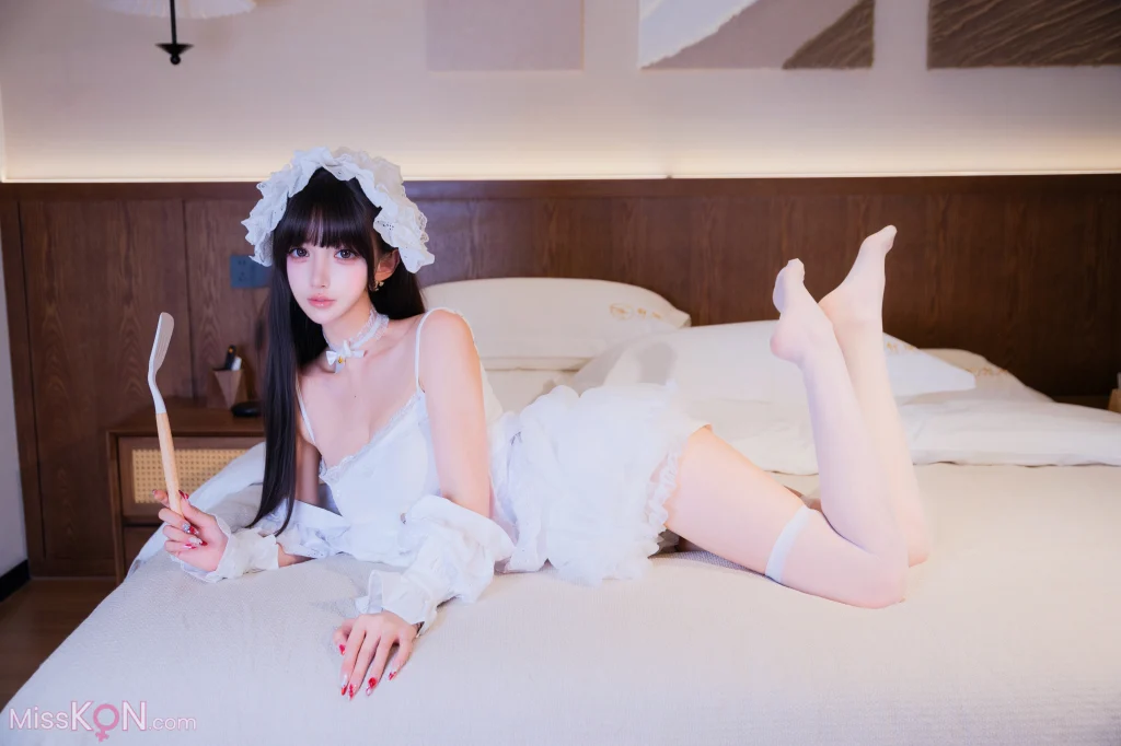 Coser@过期米线线喵: 厨娘女仆 (21 photos)