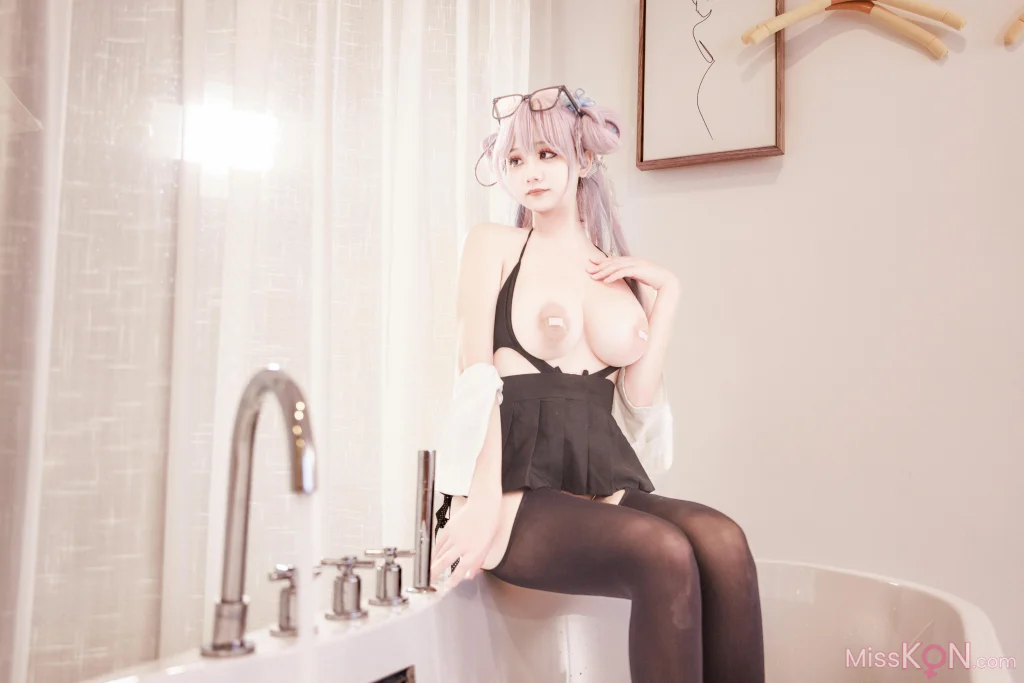 Coser@阿雪雪: 居家女高 (64 photos + 2 videos)
