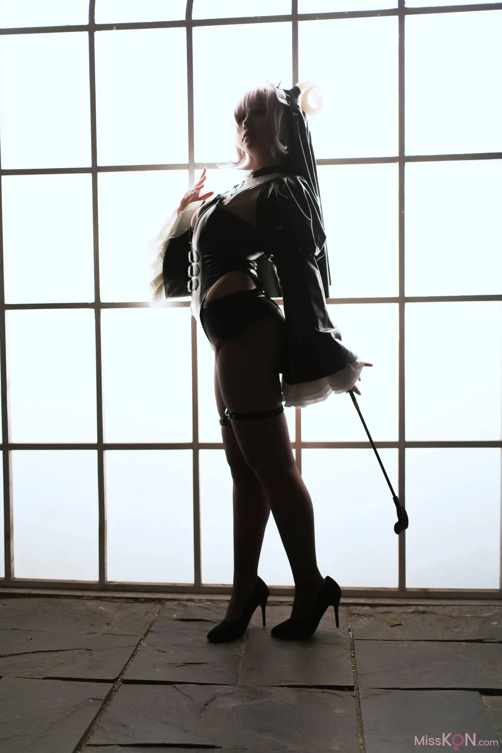 Coser@阿半今天很开心: 开裆裤恶魔 (75 photos + 2 videos)