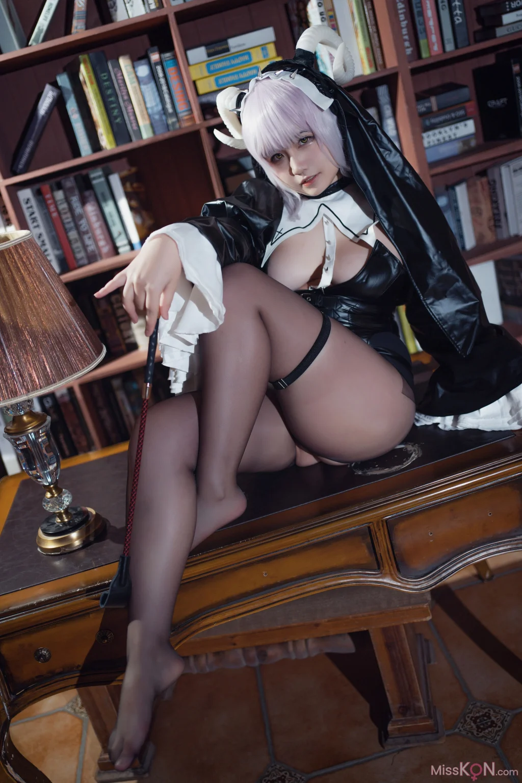 Coser@阿半今天很开心: 开裆裤恶魔 (75 photos + 2 videos) – Page 2