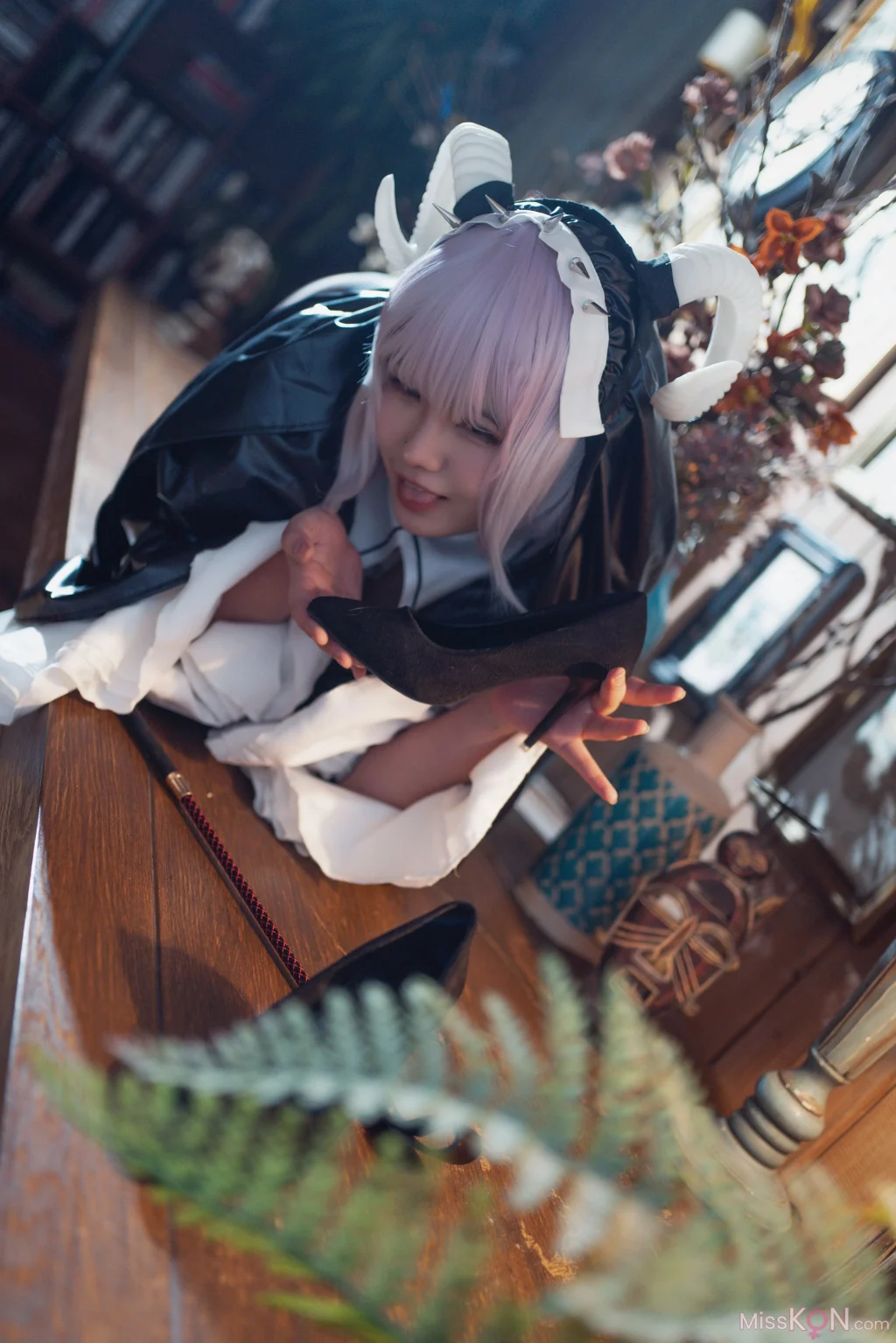Coser@阿半今天很开心: 开裆裤恶魔 (75 photos + 2 videos) – Page 2