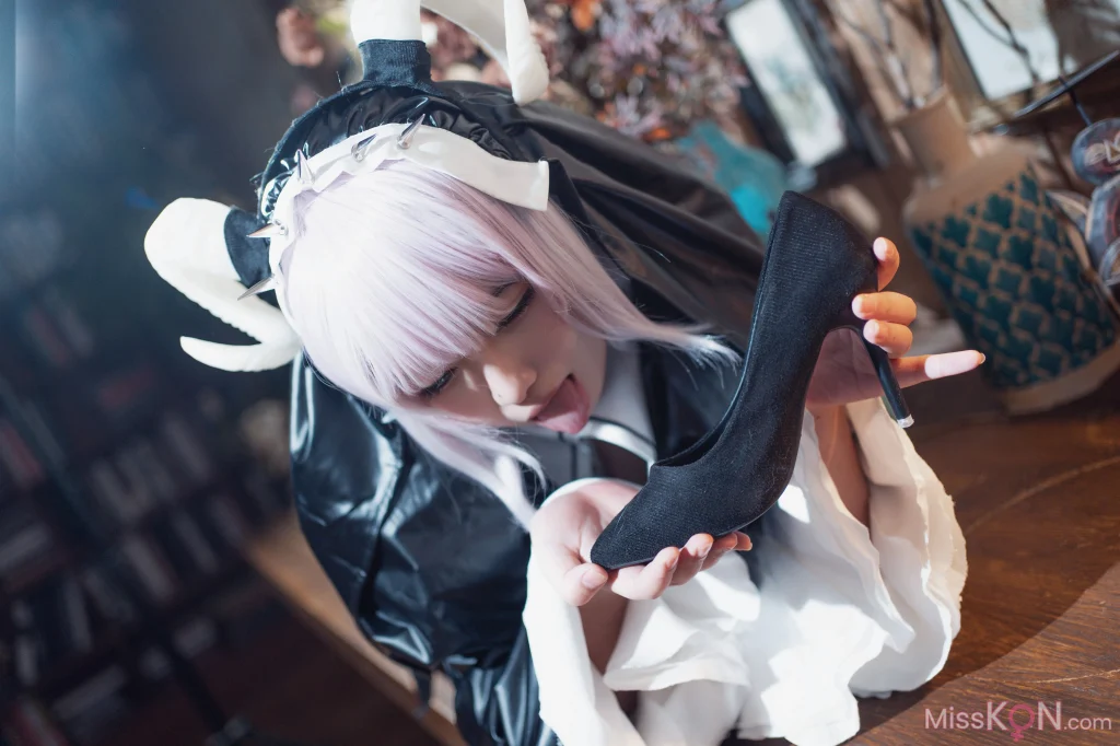 Coser@阿半今天很开心: 开裆裤恶魔 (75 photos + 2 videos) – Page 2