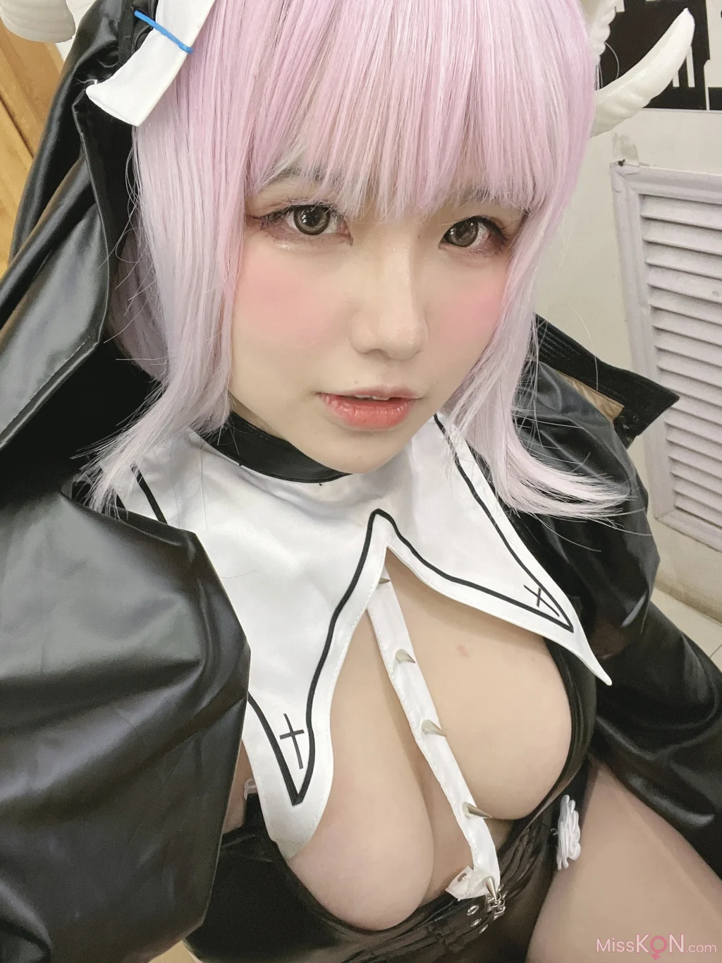 Coser@阿半今天很开心: 开裆裤恶魔 (75 photos + 2 videos) – Page 3