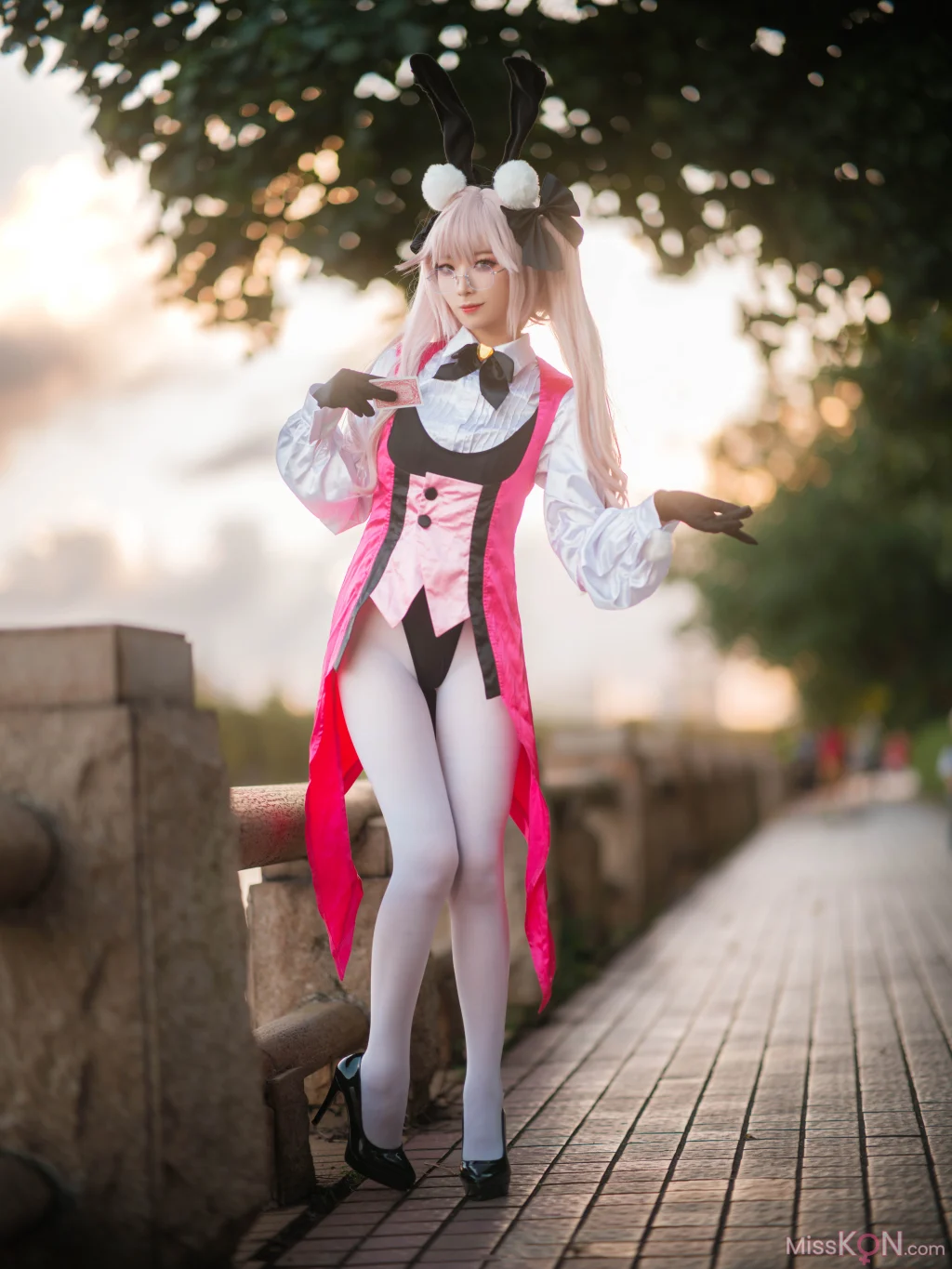 Coser@封疆疆v: FGO 光之高扬斯卡娅兔女郎场照 (27 photos)