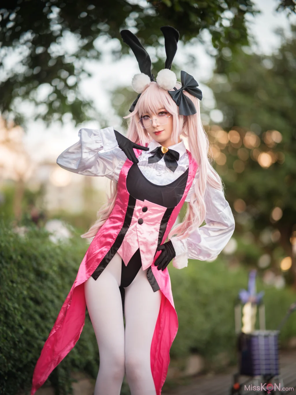 Coser@封疆疆v: FGO 光之高扬斯卡娅兔女郎场照 (27 photos)
