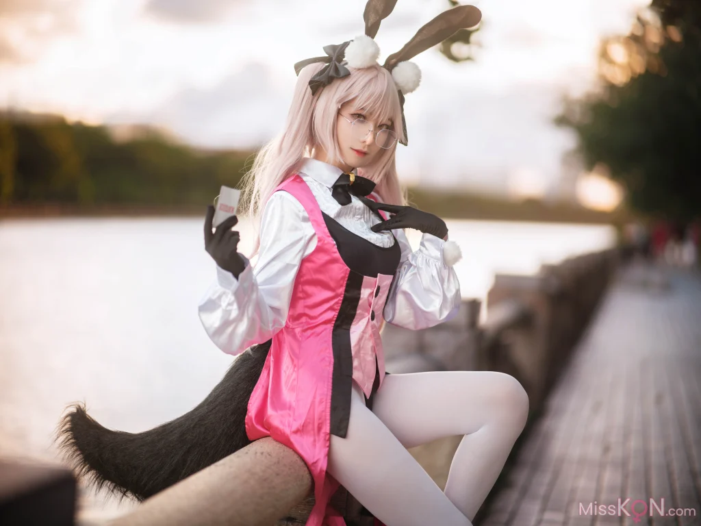 Coser@封疆疆v: FGO 光之高扬斯卡娅兔女郎场照 (27 photos)
