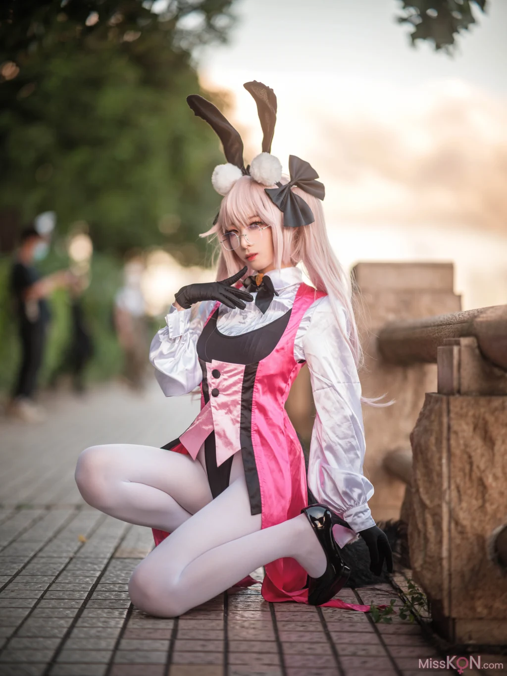 Coser@封疆疆v: FGO 光之高扬斯卡娅兔女郎场照 (27 photos)