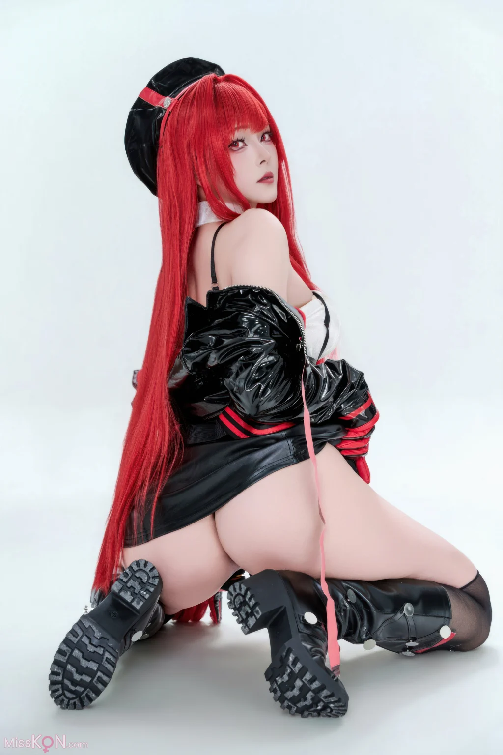 Coser@Natsuko夏夏子: Nikke胜利女神 拉毗·小红帽 (77 photos)