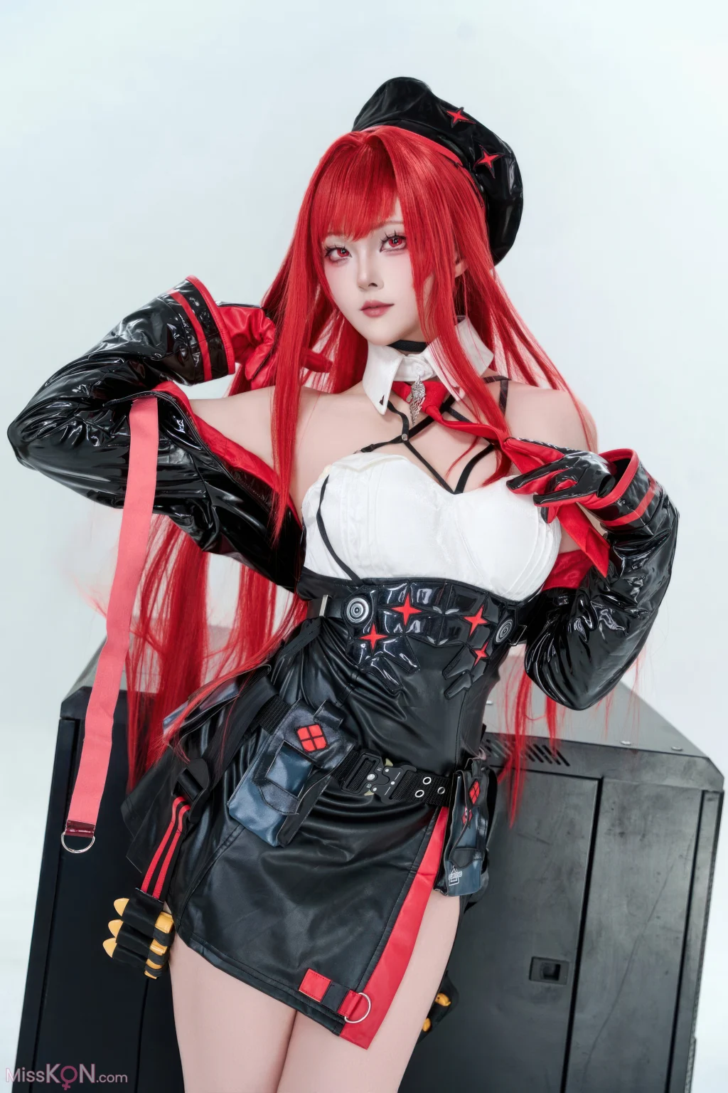 Coser@Natsuko夏夏子: Nikke胜利女神 拉毗·小红帽 (77 photos)
