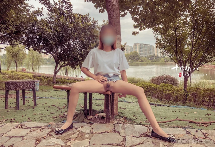 十月初八: 人前露出私拍合集 (645 photos + 8 videos) – Page 3