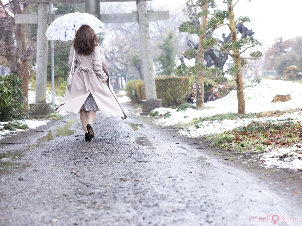 [JP] Chisato Shoda (翔田千里): グラビア写真集 Glossy & Fleurs (27 photos)