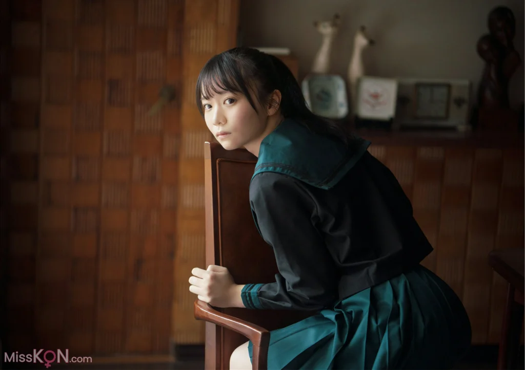 [JP] Yūko Tsubakino (椿野ゆうこ): BUBKAデジタル写真集 部屋とセーラー服と私 (23 photos)