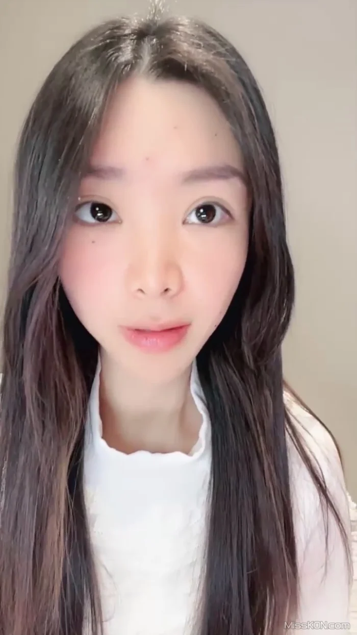 小爱: 舞蹈系气质女神 妖娆热舞 激烈喷水 (53 photos + 3 videos)