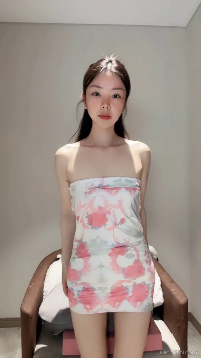小爱: 舞蹈系气质女神 妖娆热舞 激烈喷水 (53 photos + 3 videos)