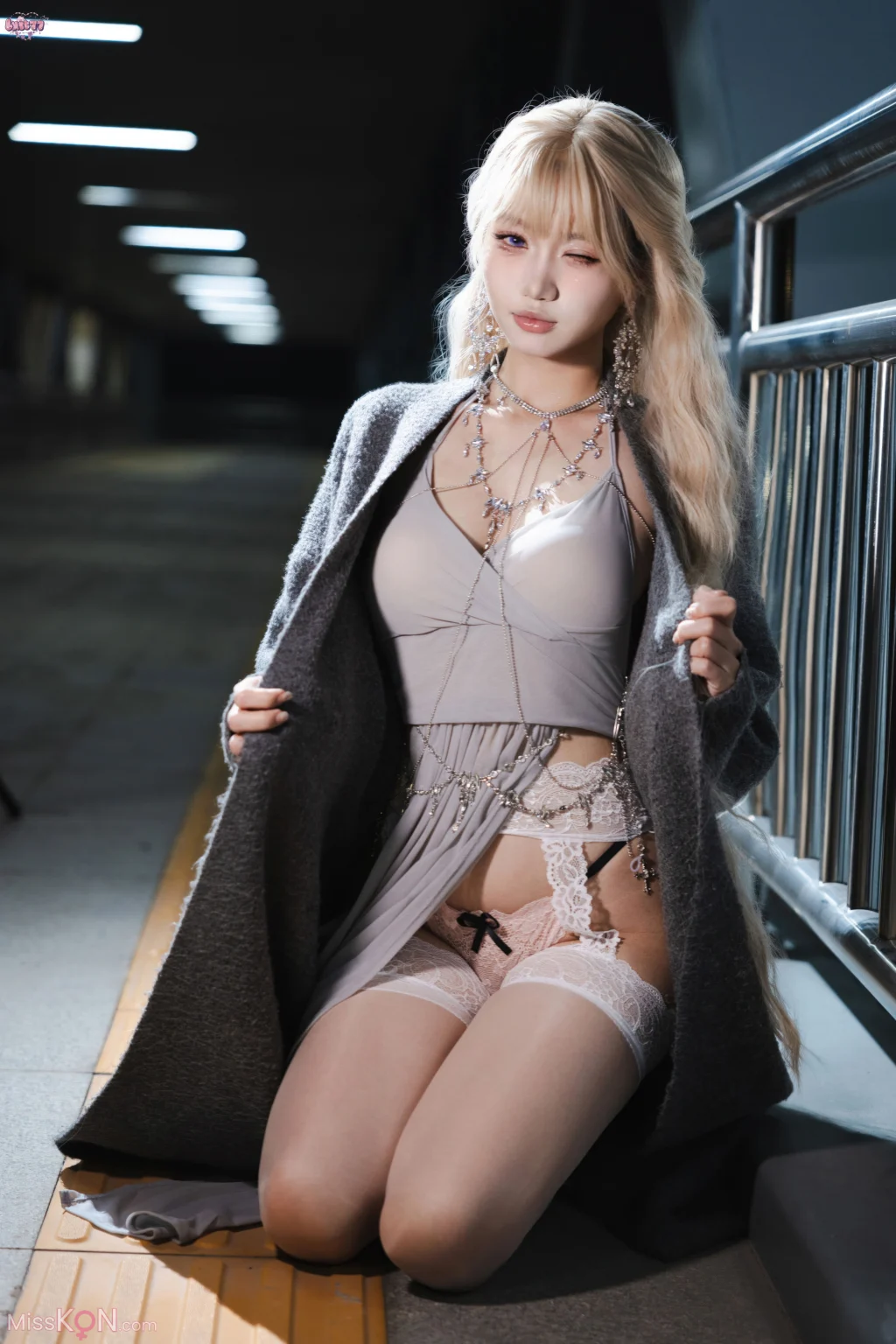 Coser@柒柒要乖哦: 灰姑娘·辛德瑞拉同人晚礼裙 (97 photos)