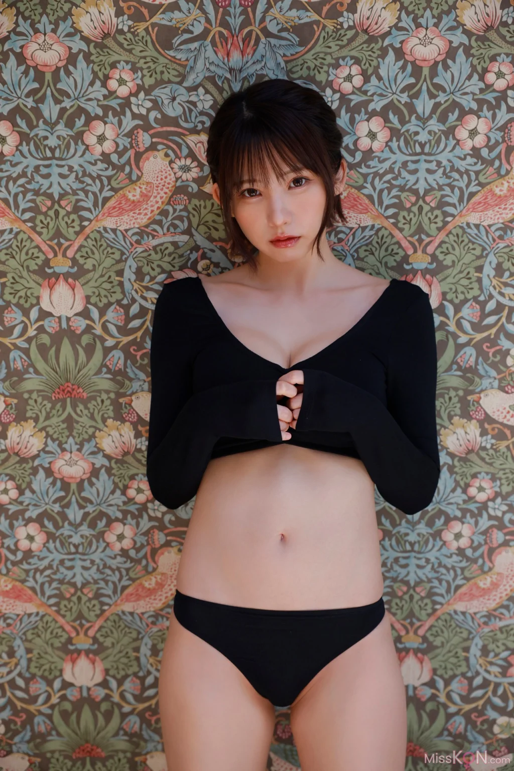 [JP] Enako (えなこ): ヤングガンガンデジタル限定写真集「くぎ付け」 (50 photos)