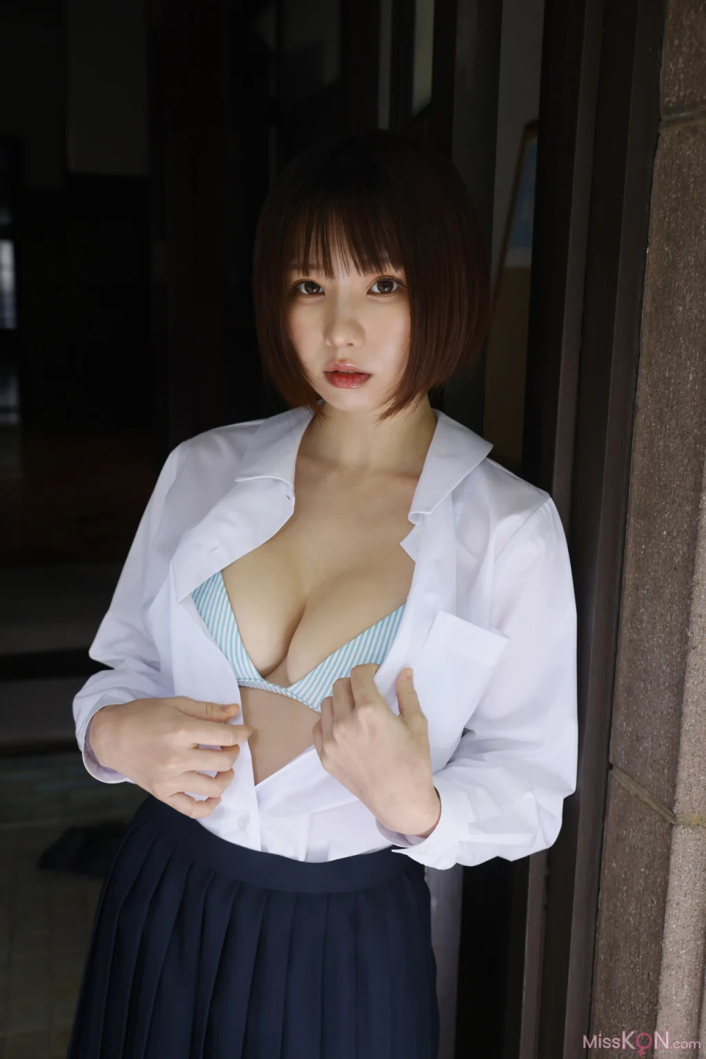 [JP] Enako (えなこ): ヤングガンガンデジタル限定写真集「くぎ付け」 (50 photos) – Page 2