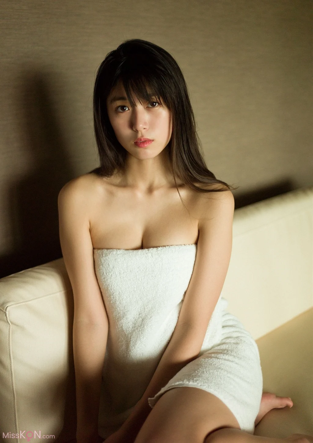 [JP] Kitamuki Miyu (北向珠夕): 【デジタル限定 YJ PHOTO BOOK】写真集「ゆざめしないうちに。」 (54 photos) – Page 2