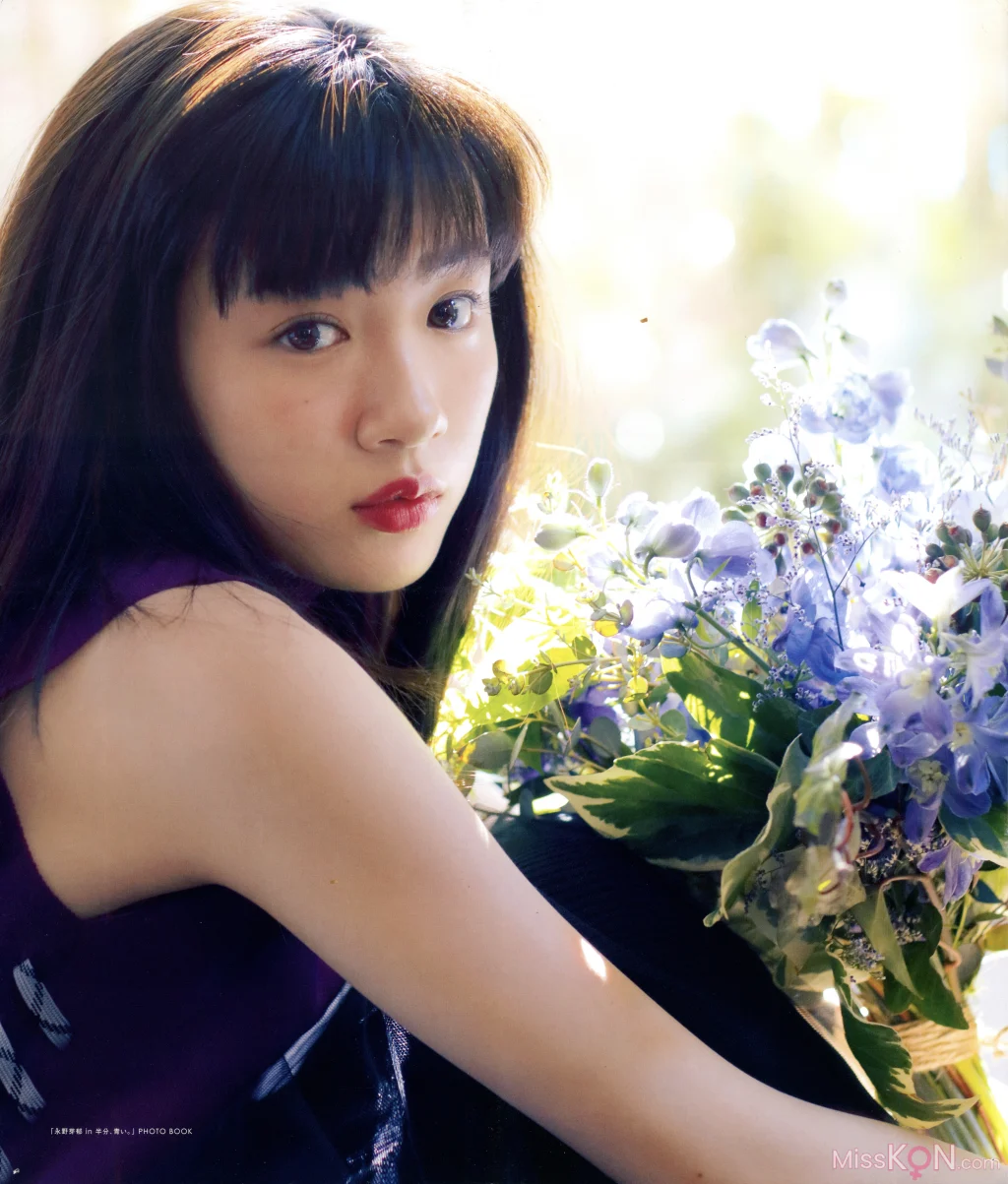 [JP] Mei Nagano (永野芽郁): PHOTO BOOK「永野芽郁 in 半分、青い。」 (94 photos)