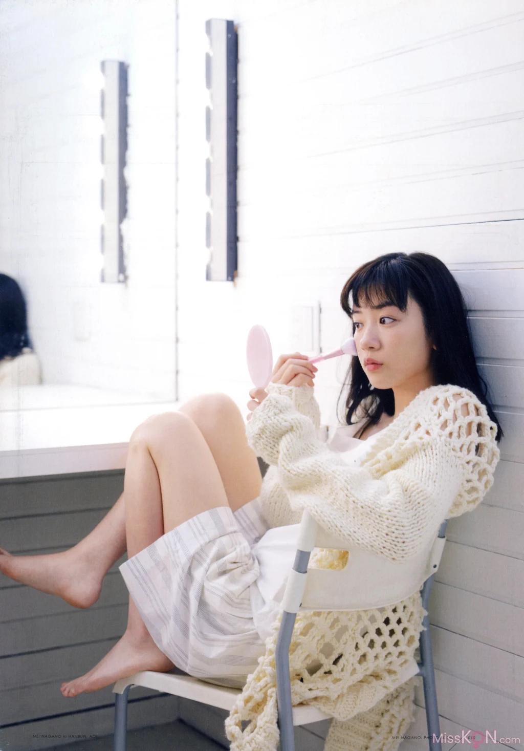 [JP] Mei Nagano (永野芽郁): PHOTO BOOK「永野芽郁 in 半分、青い。」 (94 photos)