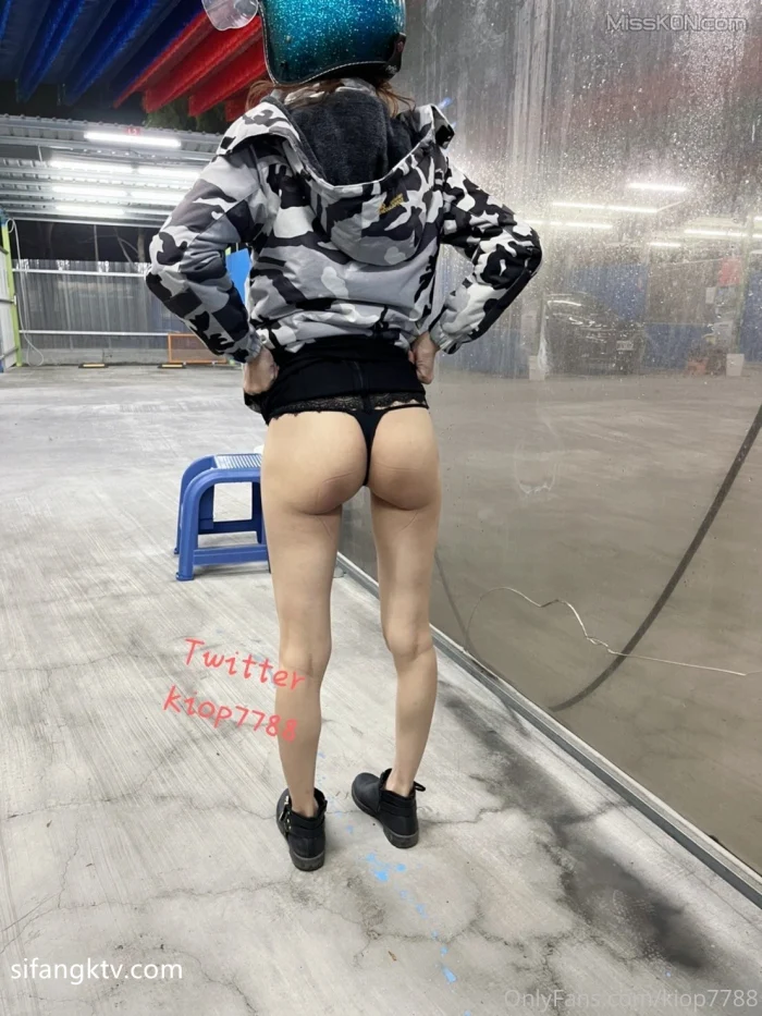 [OtherXXX] 小野貓大野狼: 反差婊人前露出 (430 photos + 50 videos)