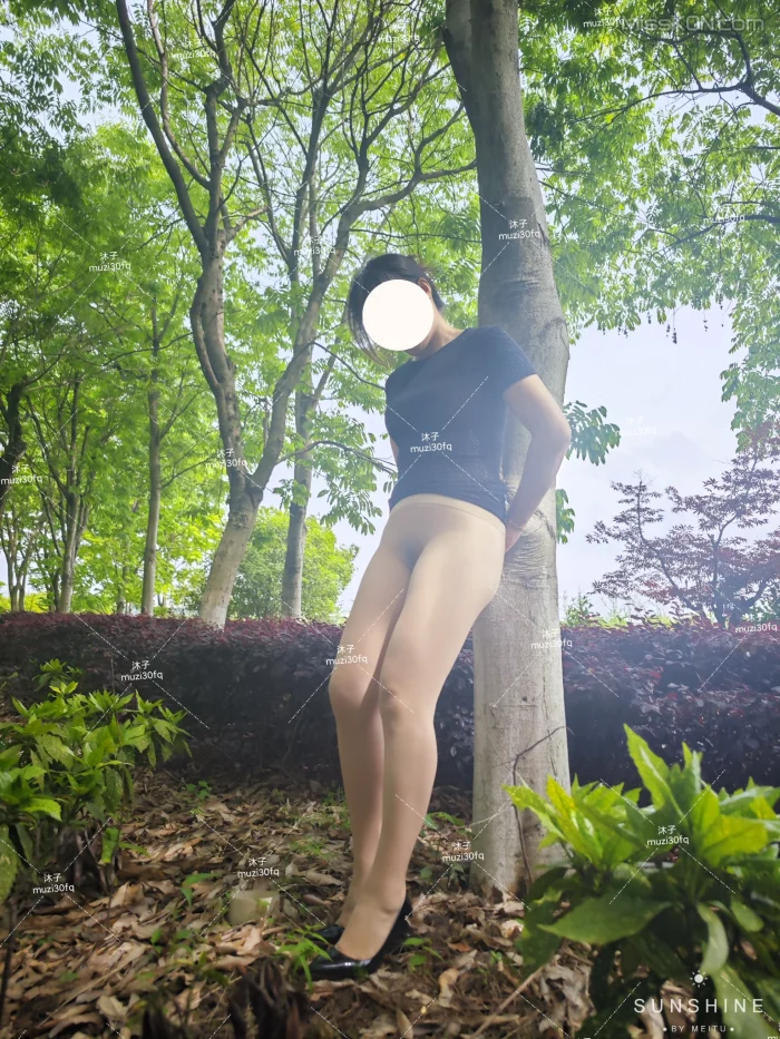 [OtherXXX] 沐子: 人前露出极品人妻 (309 photos + 98 videos)